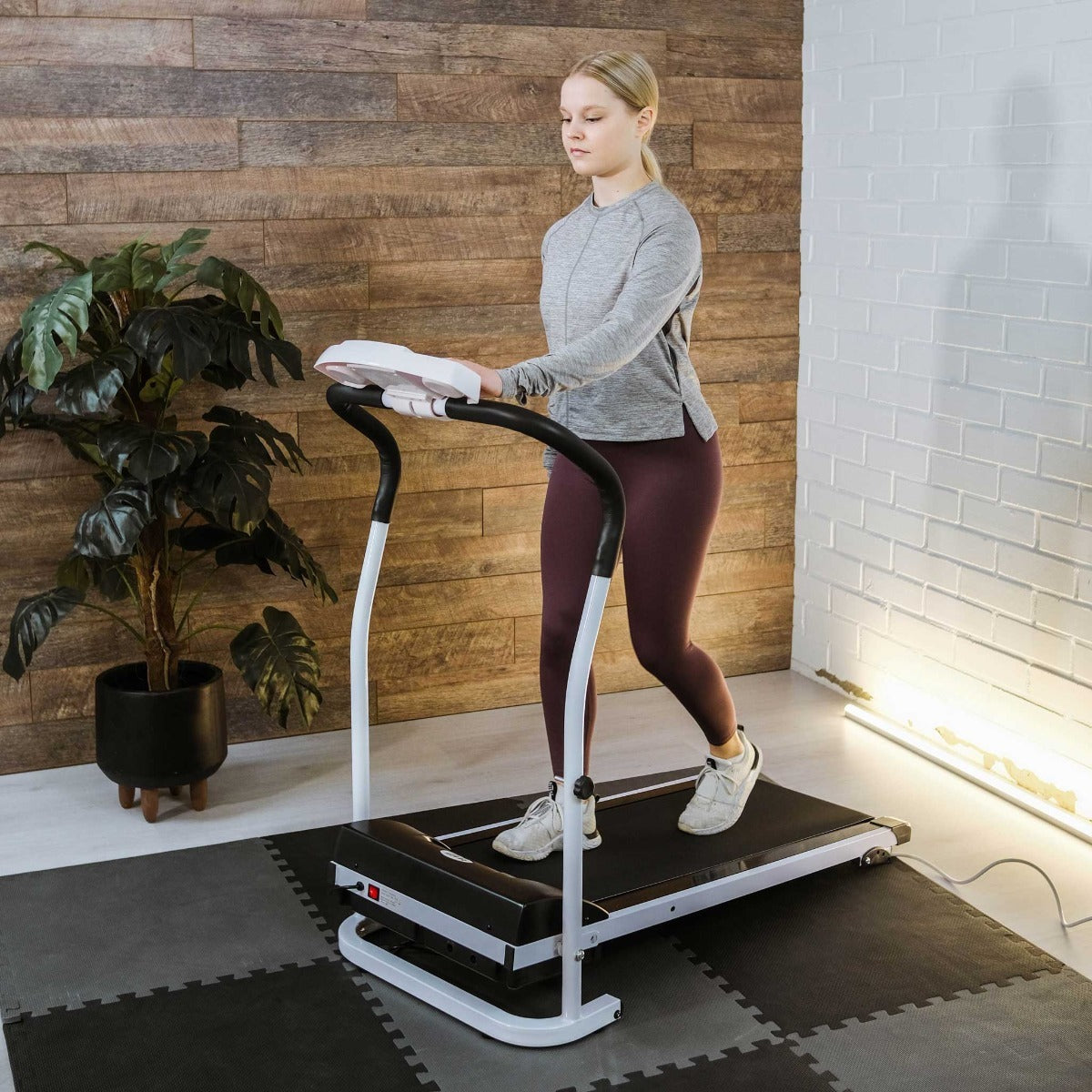 React Treadmill, motorized