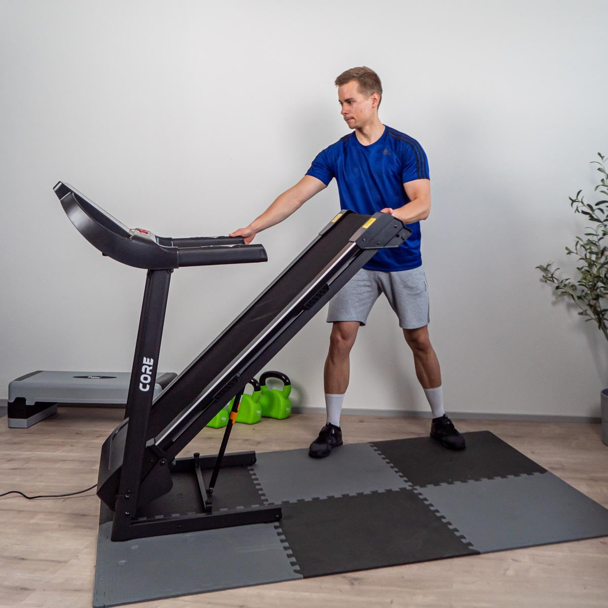 
              Core Juoksumatto 4000