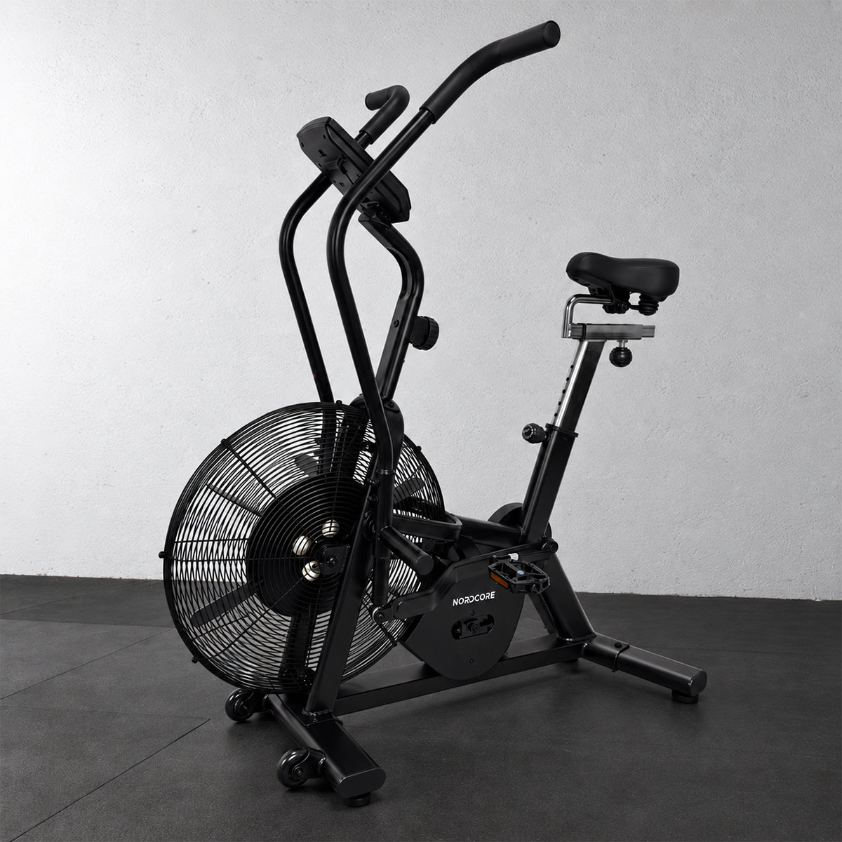 
              Nordcore Air Bike Pro 700 Luftmodstandscykel