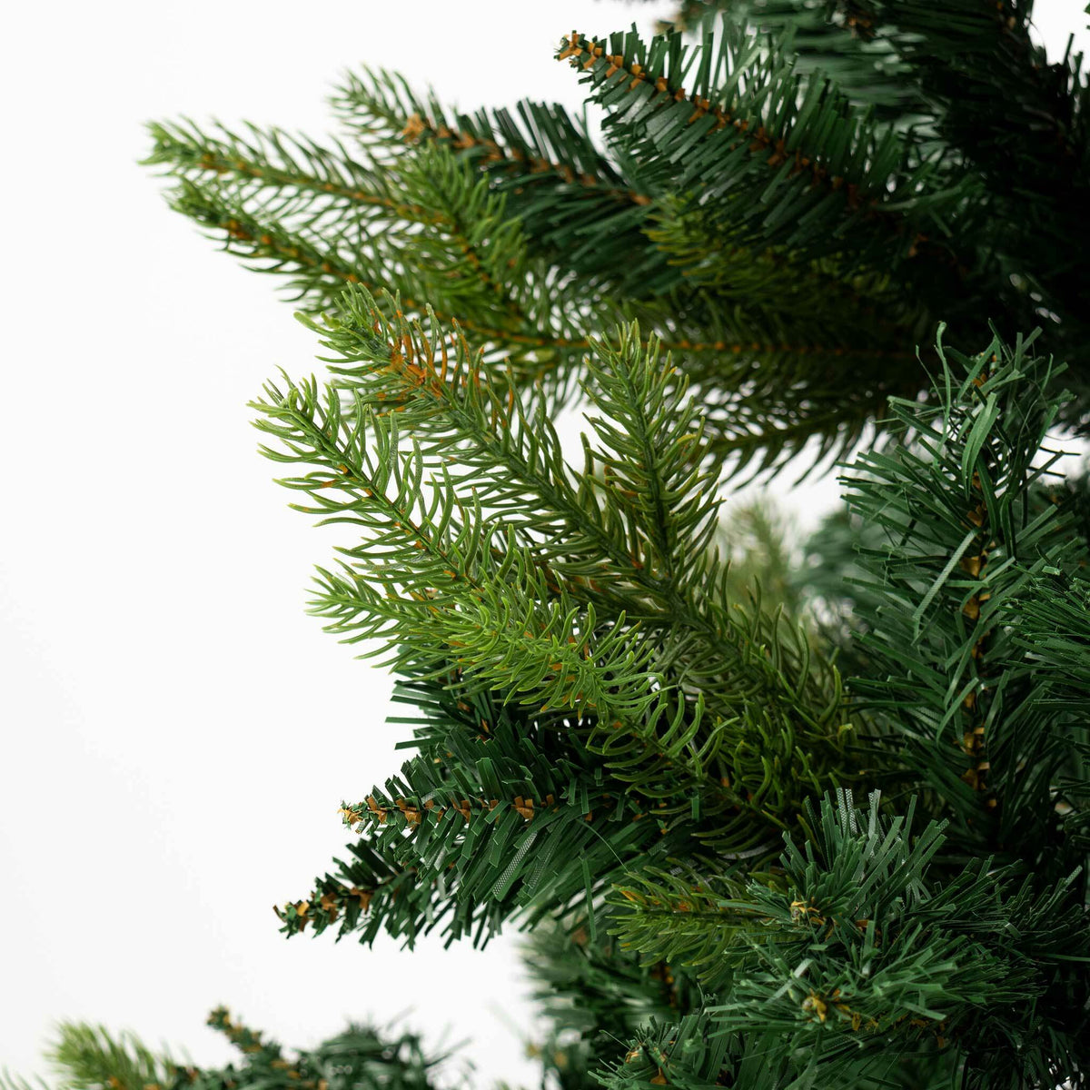 
              Lykke Christmas Tree Deluxe 210cm