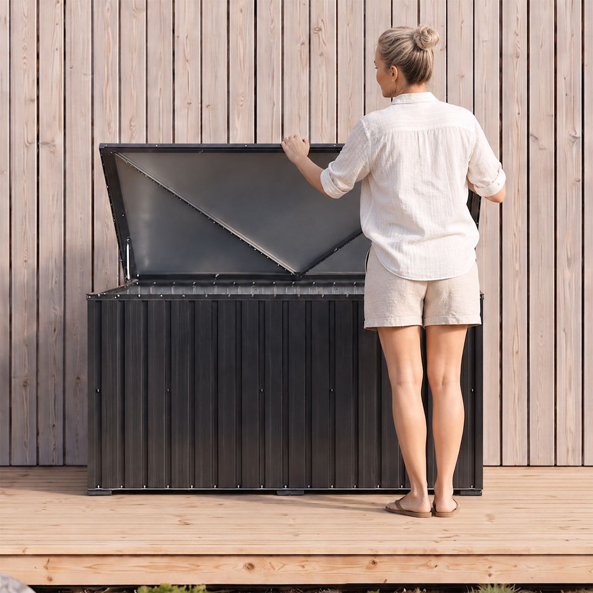 
              Fornorth Udendørs Opbevaringsboks 131x78x73cm 610L, Sort