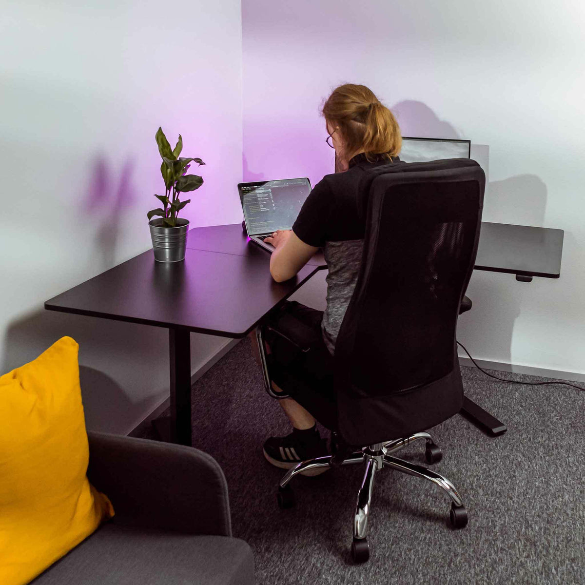 
              Lykke Corner Electric Standing Desk M100 Black